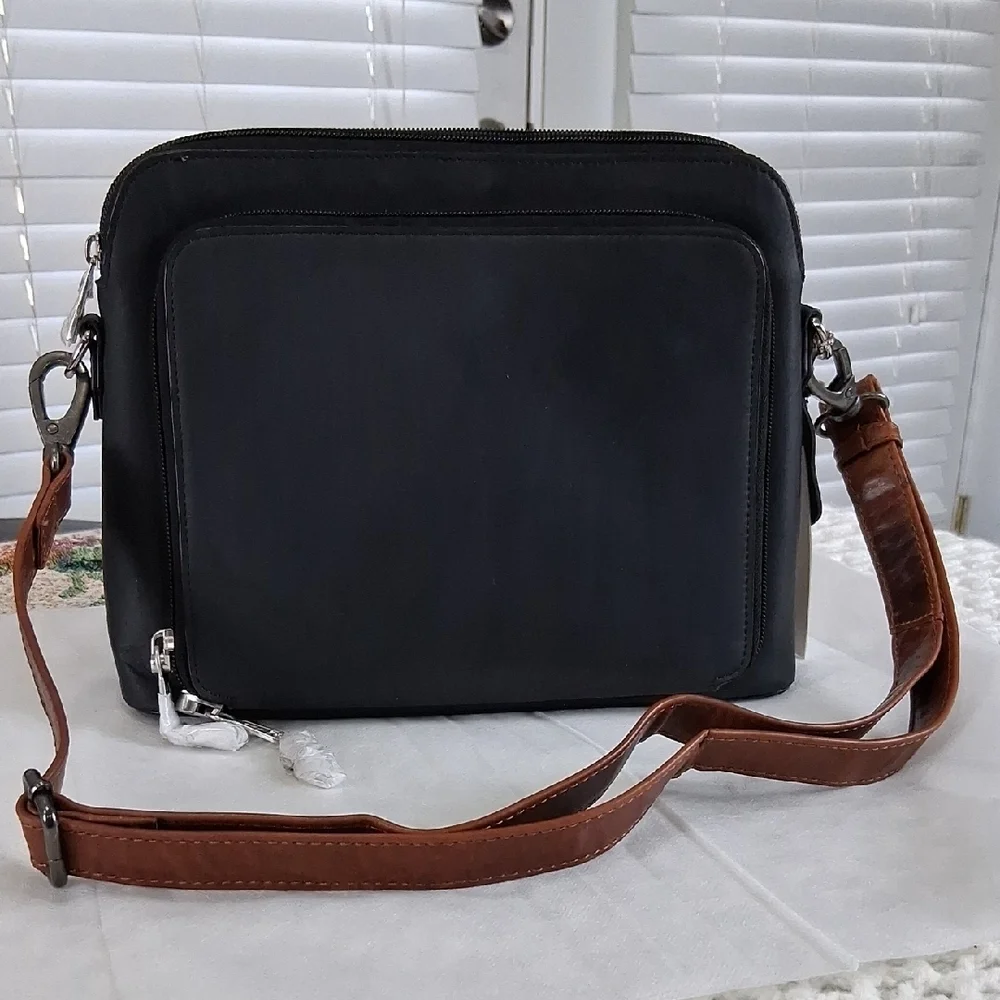 Lady Conceal Black and Brown Leather Crossbody Bag - Picture 5 of 13